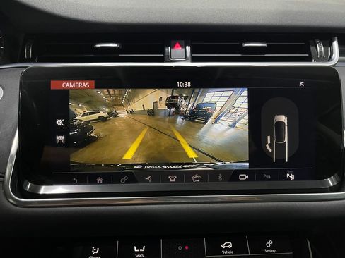 Used 2020 Land Rover Range Rover Evoque SE image 11