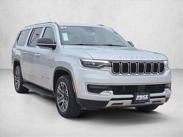Used 2024 Jeep Wagoneer L Series II w/ Flexible Seating Group AWD/4WD image 3