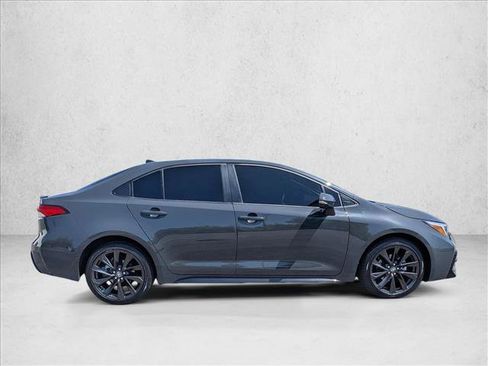 Used 2023 Toyota Corolla SE w/ Carpet Mat Package (TMS) FWD image 4