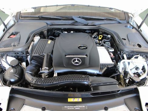 Used 2017 Mercedes-Benz E 300 4MATIC image 21