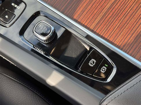 Certified 2023 Volvo XC60 B5 Plus image 29