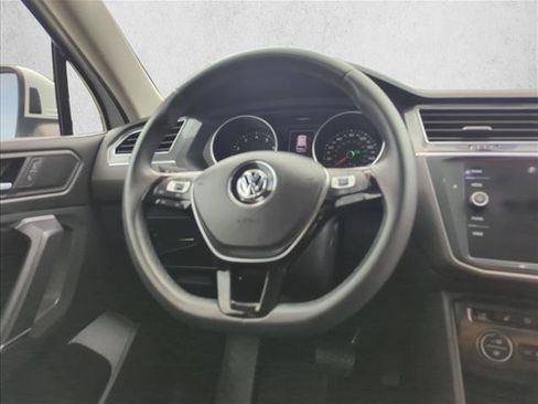 Used 2020 Volkswagen Tiguan SE w/ Panoramic Sunroof Package FWD image 26
