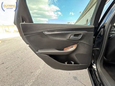 Used 2014 Chevrolet Impala LT w/ Convenience Package image 38