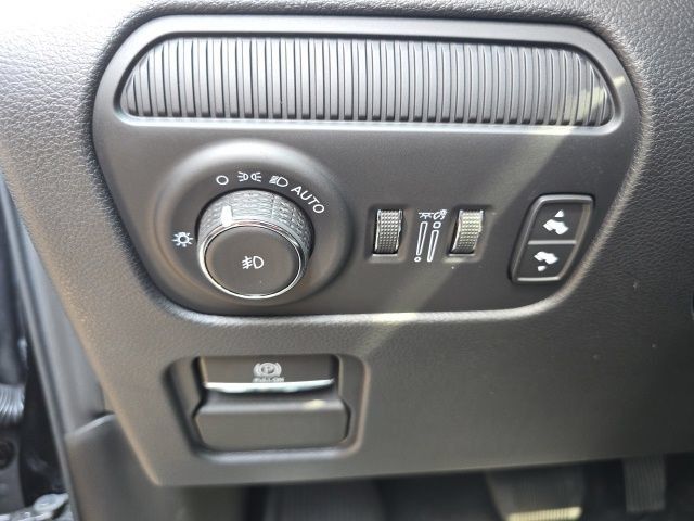 Used 2025 Jeep Grand Wagoneer 4WD image 26