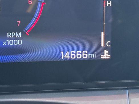 Used 2025 Chevrolet Trax LT image 39