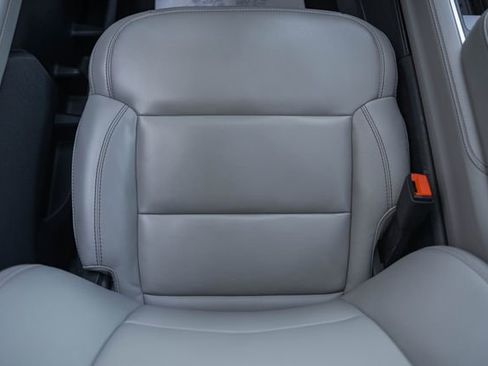 Used 2025 Ford Expedition Active image 44