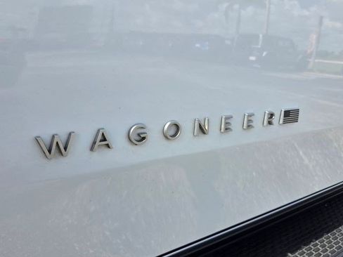 Used 2022 Jeep Wagoneer Series II RWD image 19