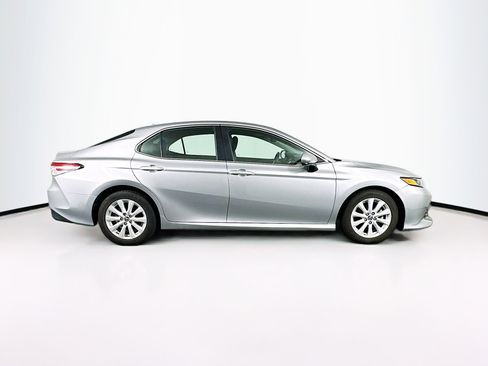 Used 2019 Toyota Camry LE FWD image 10
