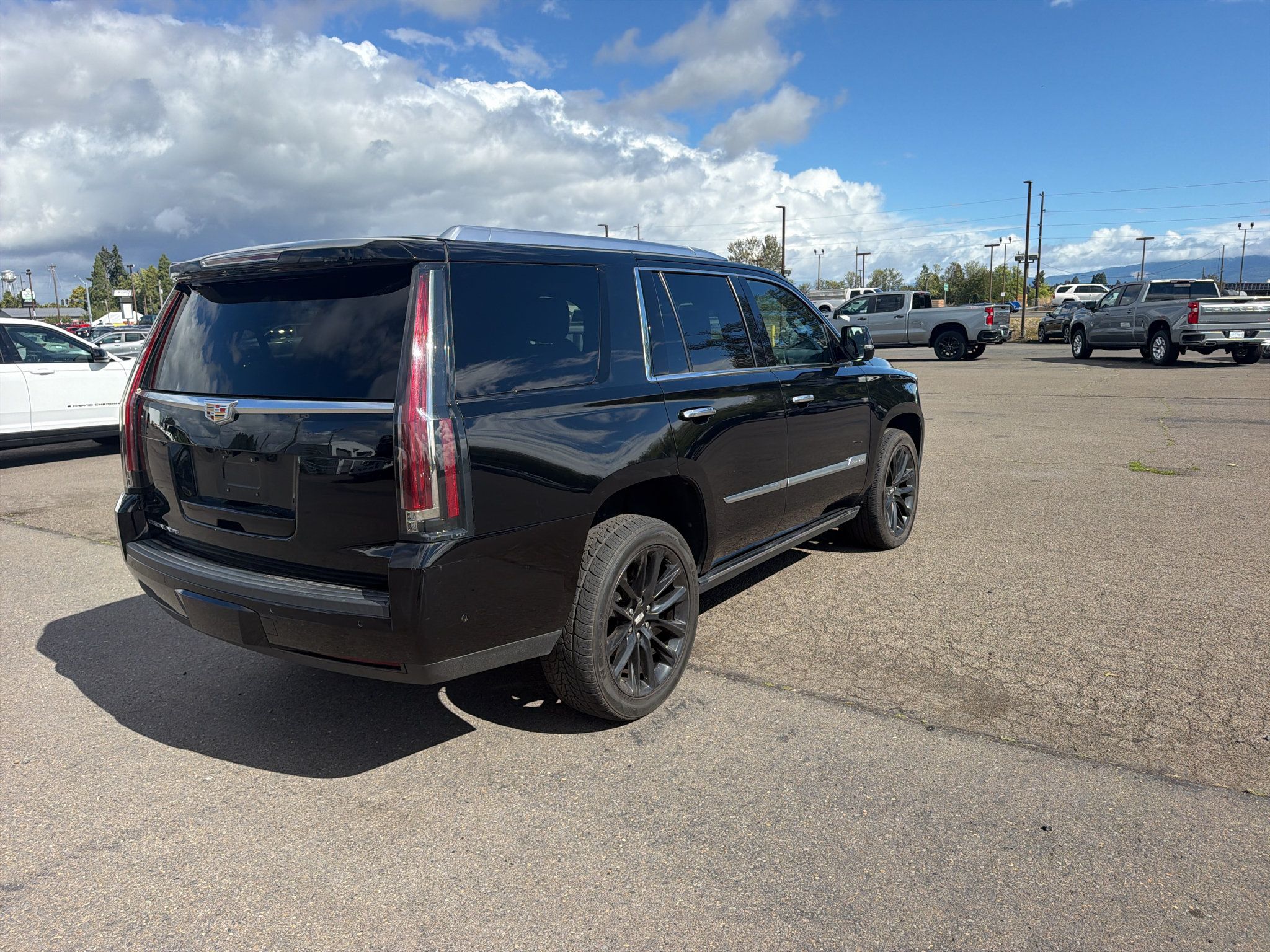 Used 2019 Cadillac Escalade Platinum AWD/4WD image 8