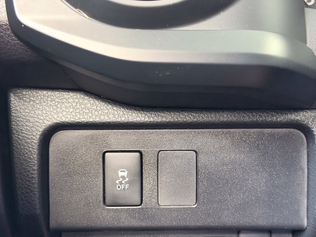 Used 2020 Toyota Tacoma SR AWD/4WD image 32