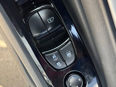 Used 2024 Nissan Altima 2.5 SR FWD image 19