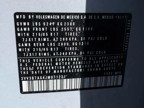 Used 2018 Volkswagen Tiguan SE image 31