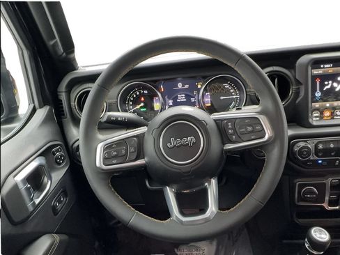 Used 2023 Jeep Wrangler Unlimited Sahara AWD/4WD image 34