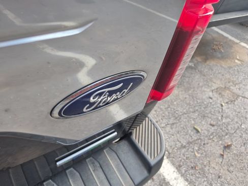 Used 2019 Ford F150 Platinum w/ Equipment Group 701A Luxury AWD/4WD image 13