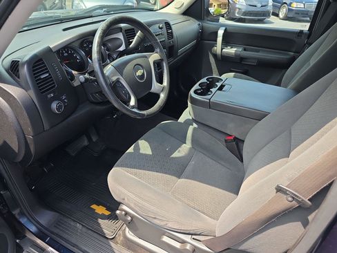 Used 2008 Chevrolet Silverado 1500 LT w/ Suspension Package, Off-Road AWD/4WD image 4