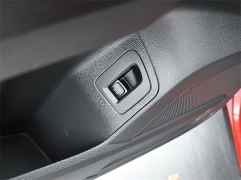 Used 2021 Volkswagen Atlas Cross Sport SE image 20