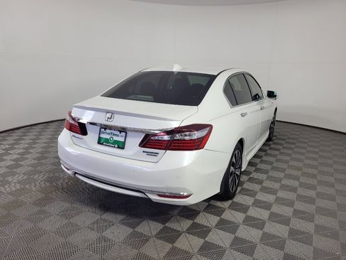 Used 2017 Honda Accord Touring image 9