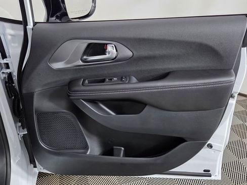 New 2026 Chrysler Pacifica Select image 38