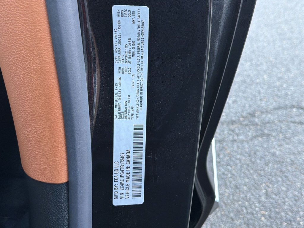 Used 2026 Chrysler Pacifica Pinnacle FWD image 30