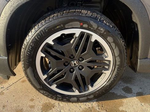 New 2026 Honda Pilot Touring image 9