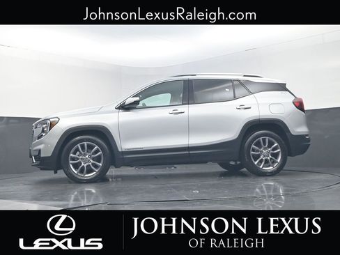 Used 2022 GMC Terrain SLT image 24