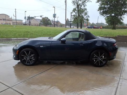 New 2026 MAZDA MX-5 Miata Grand Touring w/ Appearance Package RWD image 4