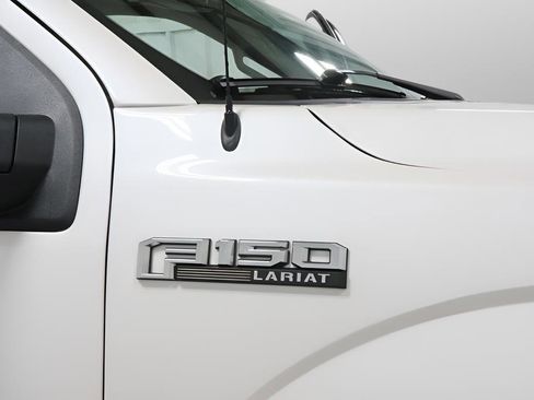 Used 2019 Ford F150 Lariat w/ Equipment Group 502A Luxury AWD/4WD image 34