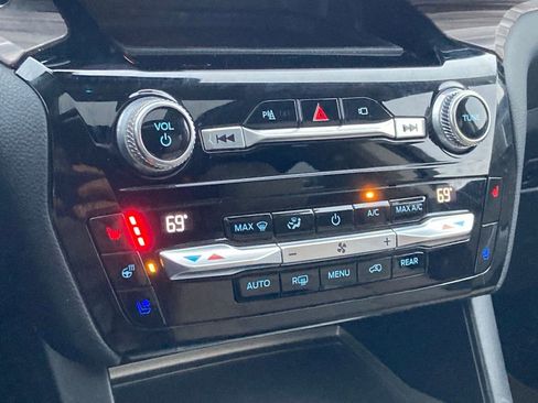 Used 2021 Ford Explorer Limited w/ Equipment Group 301A image 21