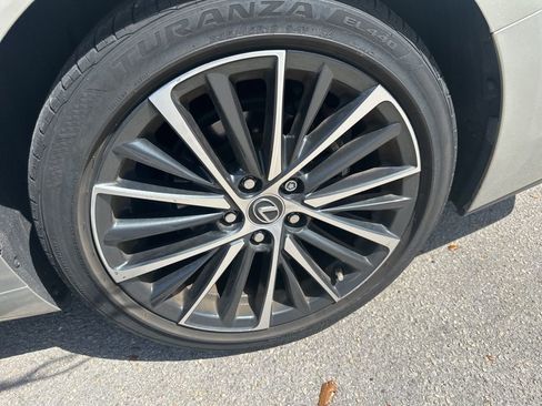 Used 2024 Lexus ES 350 w/ Premium Package image 5