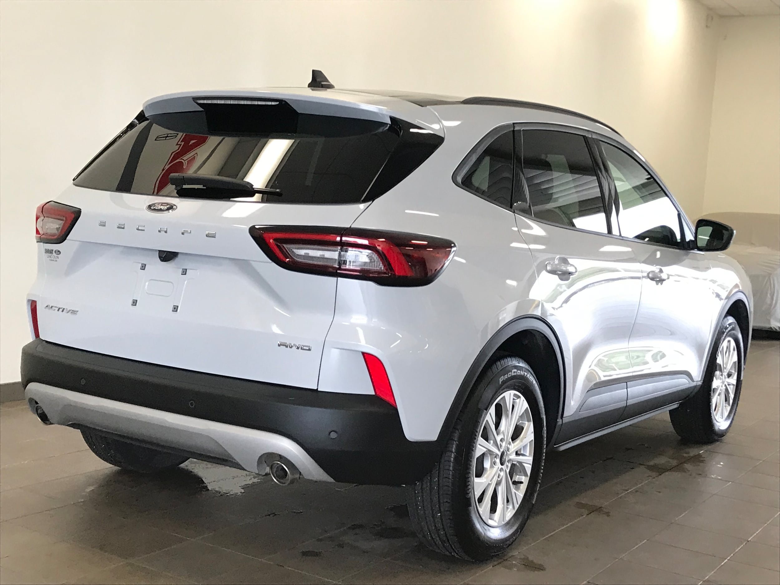 Used 2026 Ford Escape Active w/ Active Premium Tech Pack AWD/4WD image 9