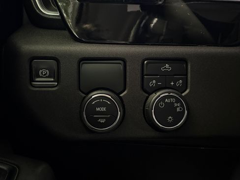 Used 2022 Chevrolet Silverado 1500 LT RWD image 28
