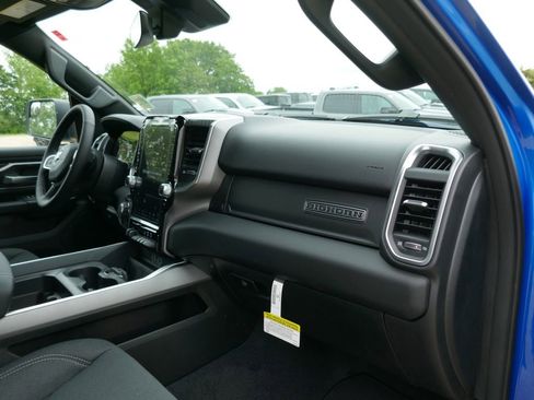 New 2026 RAM 1500 4x4 Crew Cab image 11