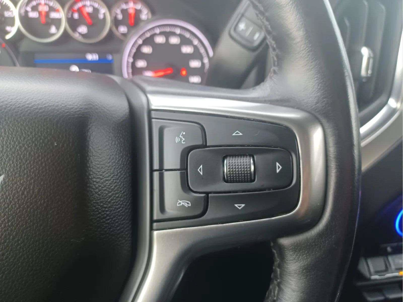 Used 2022 Chevrolet Silverado 1500 LTZ w/ Z71 Off-Road Package AWD/4WD image 19