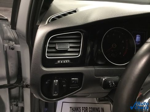 Used 2017 Volkswagen GTI SE image 21