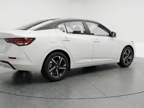 Used 2025 Nissan Sentra SV FWD image 9