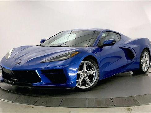Used 2021 Chevrolet Corvette Stingray Preferred Cpe w/ Engine Appearance Package RWD image 11