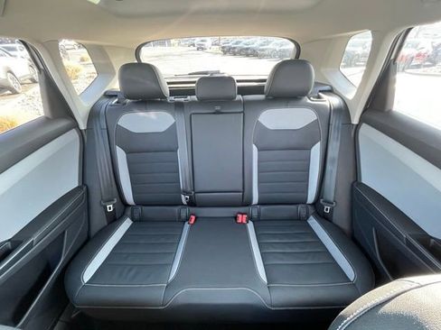 Used 2024 Volkswagen Taos SEL image 17
