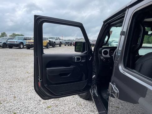 Used 2025 Jeep Wrangler Unlimited Sport AWD/4WD image 23