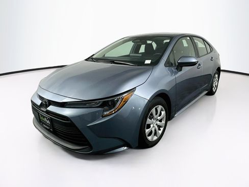 Used 2025 Toyota Corolla LE FWD image 3