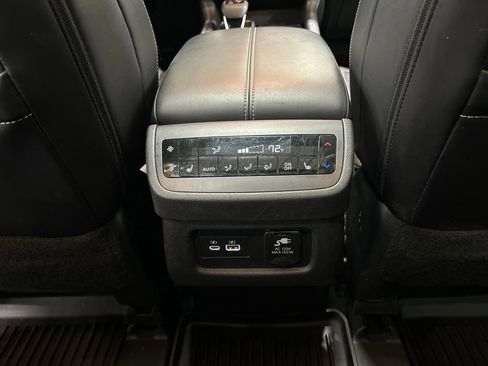 Used 2024 Nissan Pathfinder Platinum AWD/4WD image 30