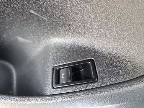 Used 2017 Volkswagen Jetta S image 27