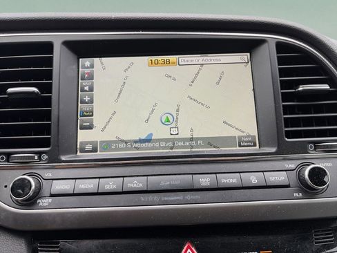 Used 2017 Hyundai Elantra Limited w/ Limited Tech Package 04 image 25