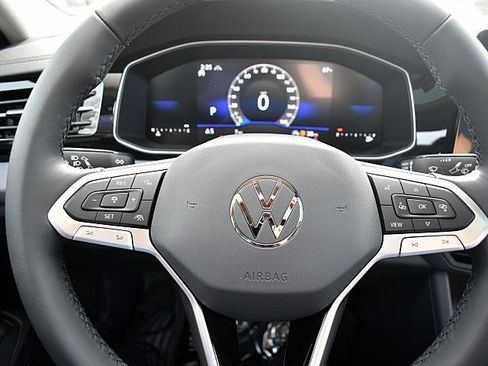 New 2026 Volkswagen Jetta SE image 10