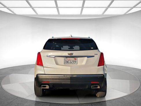 Used 2017 Cadillac XT5 Luxury w/ Driver Awareness Package image 6