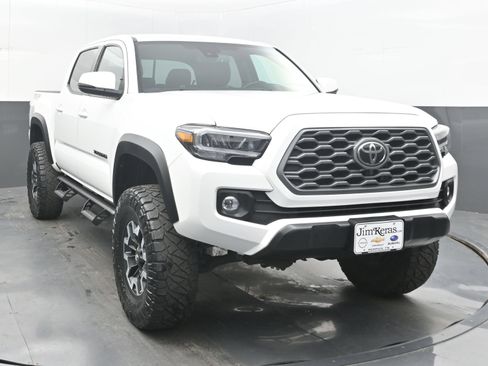 Used 2023 Toyota Tacoma TRD Off-Road AWD/4WD image 3