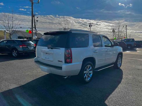Used 2014 GMC Yukon Denali image 7