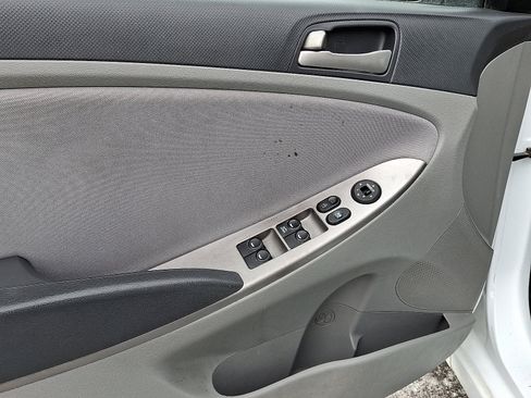 Used 2017 Hyundai Accent SE image 16