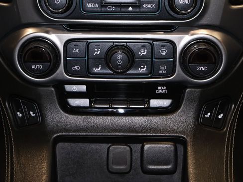 Used 2018 Chevrolet Tahoe LT image 35