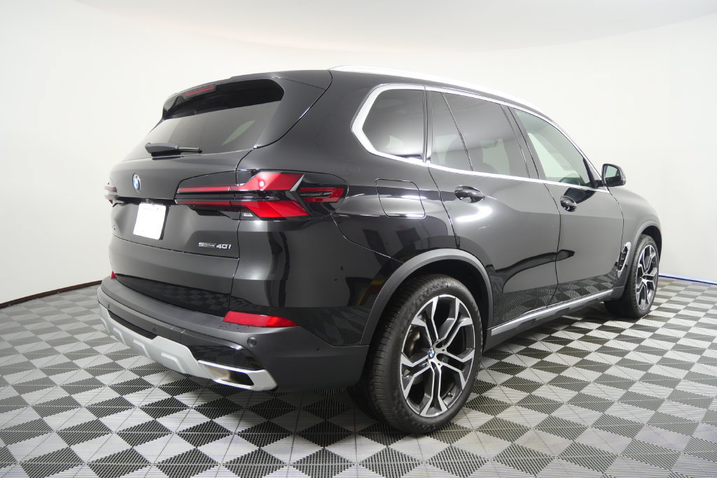 Certified 2025 BMW X5 sDrive40i w/ Premium Package RWD image 4