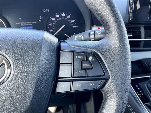 Used 2025 Toyota Sienna LE w/ LE Plus Package image 22